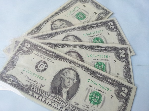 2 usd voi hinh ngoi sao